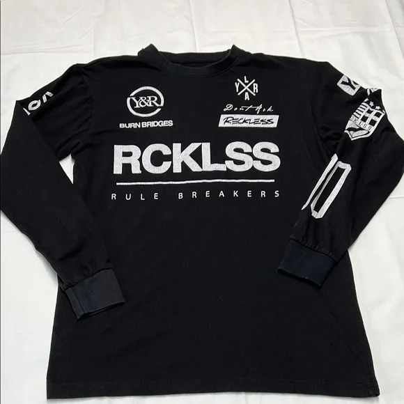 Young and reckless long sleeve spell out men’s size medium rule breakers - Picture 1 of 10